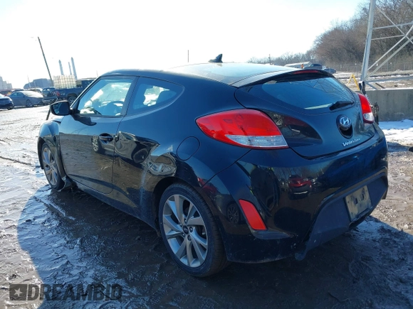 2016 Hyundai Veloster z VIN KMHTC6AD1GU262391, wystawiony jako IAAI lot #41649087 z przebiegiem 96 104 mil mil oraz . Historia ofert i sprzedaży dostępna na DreamBid. Obrazek 3.