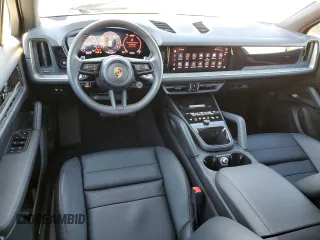 2024 Porsche Cayenne z VIN WP1AA2AYXRDA09195, wystawiony jako Copart lot #87973845 z przebiegiem 5 050 mil mil oraz Szkoda całkowita • Salvage title. Historia ofert i sprzedaży dostępna na DreamBid. Obrazek 8.
