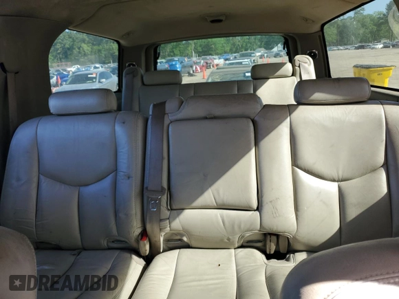 2003 Chevrolet Suburban LT z VIN 1GNEC16Z63J237235, wystawiony jako Copart lot #52782285 z przebiegiem 241 272 mil mil oraz Szkoda całkowita • Salvage title. Historia ofert i sprzedaży dostępna na DreamBid. Obrazek 10.