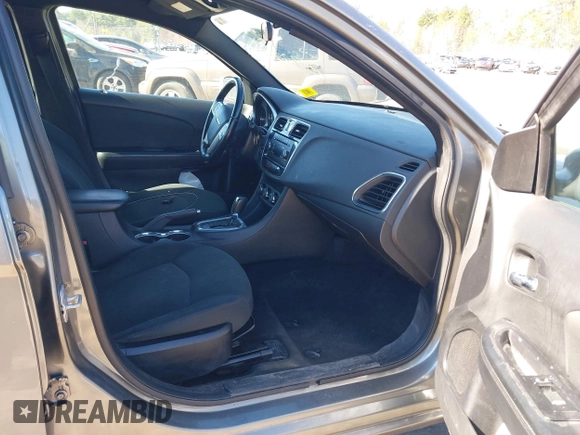 2012 Chrysler 200 Touring with VIN 1C3CCBBB4CN135282, listed as a IAAI auction lot 41947729 with 148,944 mi miles. Bid and sale history available at carsss.com. Image 5.