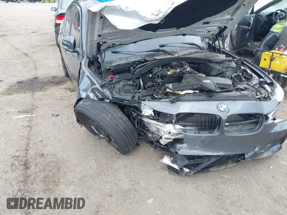 2015 BMW 3 Series 328i xDrive с VIN WBA3B5G53FNS20635, выставлен на аукционе IAAI как лот 42744509 с пробегом Не указан миль и . История ставок и продаж доступна на DreamBid. Изображение 6.