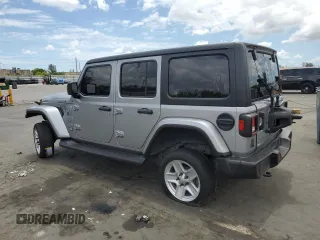 2020 Jeep Wrangler Unlimited Sahara z VIN 1C4HJXEN3LW184557, wystawiony jako Copart lot #54826075 z przebiegiem 50 785 mil mil oraz Szkoda całkowita • Salvage title. Historia ofert i sprzedaży dostępna na DreamBid. Obrazek 2.