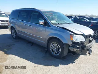 2014 Chrysler Town & Country Touring-L with VIN 2C4RC1CG7ER234517, listed as a IAAI auction lot 41824484 with 190,245 mi miles. Bid and sale history available at carsss.com. Image 1.