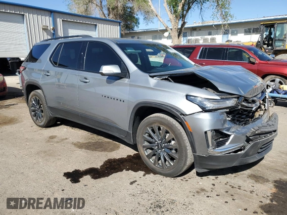 2023 Chevrolet Traverse RS z VIN 1GNEVJKW6PJ288021, wystawiony jako Copart lot #54948365 z przebiegiem 30 630 mil mil oraz Szkoda całkowita • Salvage title. Historia ofert i sprzedaży dostępna na DreamBid. Obrazek 4.