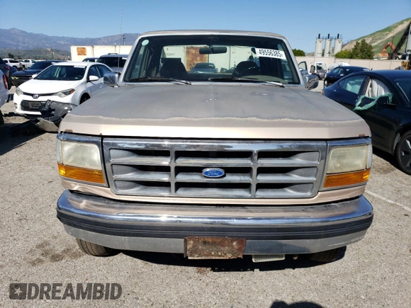 1993 Ford F-250 with VIN 1FTHX25H4PKA63657, listed as a Copart auction lot 49556385 with Not provided miles and Clean title. Bid and sale history available at DreamBid. Image 5.