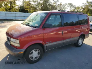 2000 GMC Safari Passenger with VIN 1GKDM19W5YB524526, listed as a Copart auction lot 74827074 with 125,817 mi miles and Salvage Title. Bid and sale history available at carsss.com. Image 1.