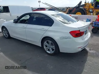 2016 BMW 3 Series 328i z VIN WBA8E9C50GK648594, wystawiony jako IAAI lot #42221766 z przebiegiem 127 590 mil mil oraz . Historia ofert i sprzedaży dostępna na DreamBid. Obrazek 3.