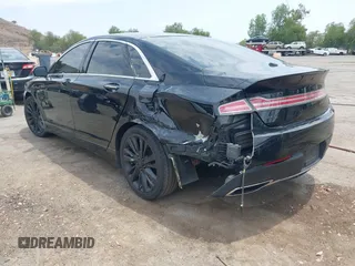 2017 Lincoln MKZ Reserve z VIN 3LN6L5EC2HR622768, wystawiony jako IAAI lot #42394044 z przebiegiem 78 914 mil mil oraz . Historia ofert i sprzedaży dostępna na DreamBid. Obrazek 3.
