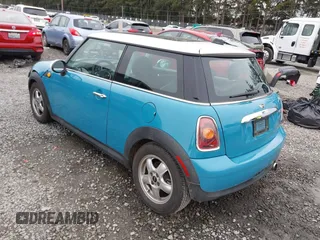 2009 MINI Cooper Hardtop with VIN WMWMF33569TW70413, listed as a IAAI auction lot 41776589 with 85,394 mi miles. Bid and sale history available at carsss.com. Image 3.