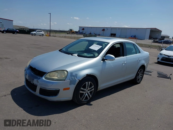 2006 Volkswagen Jetta 2.5L with VIN 3VWSG71K06M666629, listed as a IAAI auction lot 42103342 with 183,506 mi miles and . Bid and sale history available at DreamBid. Image 2.