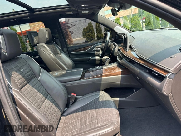 2021 Cadillac Escalade ESV 4WD Premium Luxury Platinum z VIN 1GYS4MKL8MR367932, wystawiony jako Copart lot #60240855 z przebiegiem 182 308 mil mil oraz Czysty tytuł • Clean title. Historia ofert i sprzedaży dostępna na DreamBid. Obrazek 10.