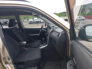 2006 Suzuki Grand Vitara XSport z VIN JS3TD944064102663, wystawiony jako IAAI lot #42489072 z przebiegiem 128 759 mil mil oraz . Historia ofert i sprzedaży dostępna na DreamBid. Obrazek 5.