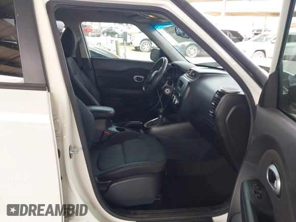 2016 Kia Soul with VIN KNDJN2A21G7263536, listed as a IAAI auction lot 41723415 with 82,764 mi miles. Bid and sale history available at carsss.com. Image 5.