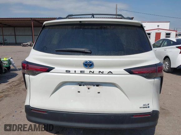 2021 Toyota Sienna XLE with VIN 5TDYRKEC6MS055675, listed as a IAAI auction lot 42044563 with 7,470 mi miles and . Bid and sale history available at DreamBid. Image 17.