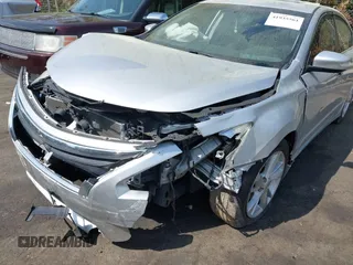 2014 Nissan Altima 2.5 S with VIN 1N4AL3AP1EC418216, listed as a IAAI auction lot 41935561 with 124,488 mi miles. Bid and sale history available at carsss.com. Image 6.