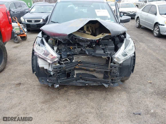 2019 Nissan Kicks S with VIN 3N1CP5CU9KL542551, listed as a IAAI auction lot 41732325 with 143,774 mi miles. Bid and sale history available at carsss.com. Image 6.