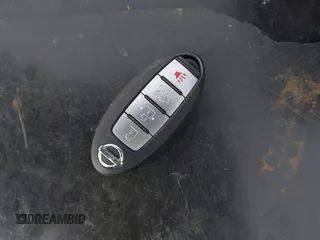 2022 Nissan Versa SV z VIN 3N1CN8EV4NL848302, wystawiony jako IAAI lot #41364363 z przebiegiem 18 556 mil mil oraz . Historia ofert i sprzedaży dostępna na DreamBid. Obrazek 11.
