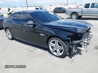 2015 BMW 5 Series 550i z VIN WBAKN9C5XFD961631, wystawiony jako IAAI lot #42248127 z przebiegiem 30 821 mil mil oraz . Historia ofert i sprzedaży dostępna na DreamBid. Obrazek 1.