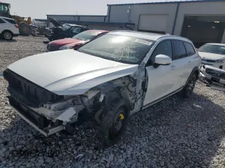 2020 Volvo V90 z VIN YV4A22NL4L1107819, wystawiony jako Copart lot #49939974 z przebiegiem 36 294 mil mil oraz . Historia ofert i sprzedaży dostępna na DreamBid. Obrazek 1.