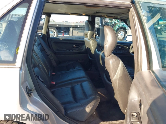 1998 Volvo S70 with VIN YV1LS5571W1502619, listed as a IAAI auction lot 40957692 with 268,926 mi miles. Bid and sale history available at carsss.com. Image 8.