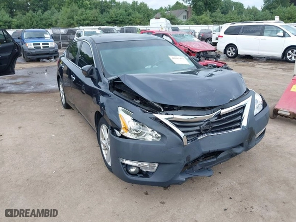 2013 Nissan Altima 2.5 SL with VIN 1N4AL3AP4DC151006, listed as a IAAI auction lot 40012493 with 136,247 mi miles. Bid and sale history available at carsss.com. Image 1.