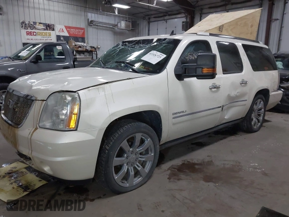 2011 GMC Yukon XL Denali with VIN 1GKS2MEF9BR221784, listed as a IAAI auction lot 41526723 with 207,632 mi miles. Bid and sale history available at carsss.com. Image 18.