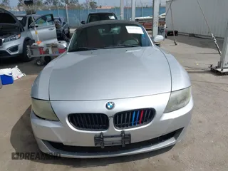 2007 BMW Z4 3.0i z VIN 4USBU33527LW70285, wystawiony jako IAAI lot #42201075 z przebiegiem 116 829 mil mil oraz . Historia ofert i sprzedaży dostępna na DreamBid. Obrazek 12.