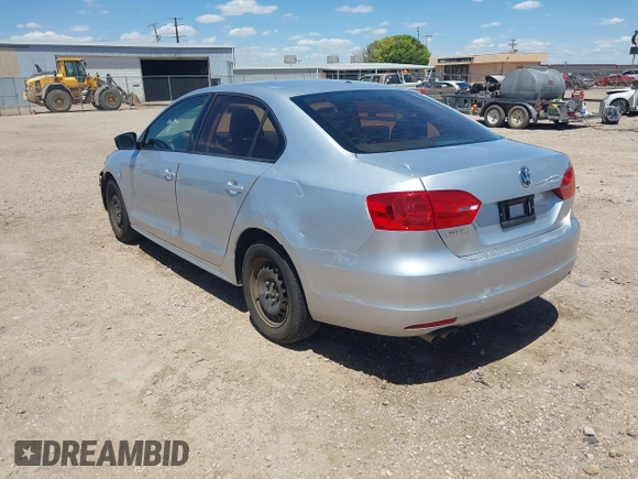 2014 Volkswagen Jetta S z VIN 3VW2K7AJ9EM290131, wystawiony jako IAAI lot #42306644 z przebiegiem 94 013 mil mil oraz . Historia ofert i sprzedaży dostępna na DreamBid. Obrazek 3.