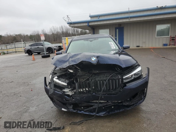 2021 BMW 7 Series 740i z VIN WBA7T2C01MCE56512, wystawiony jako Copart lot #42575055 z przebiegiem 32 143 mil mil oraz Szkoda całkowita • Salvage title. Historia ofert i sprzedaży dostępna na DreamBid. Obrazek 5.