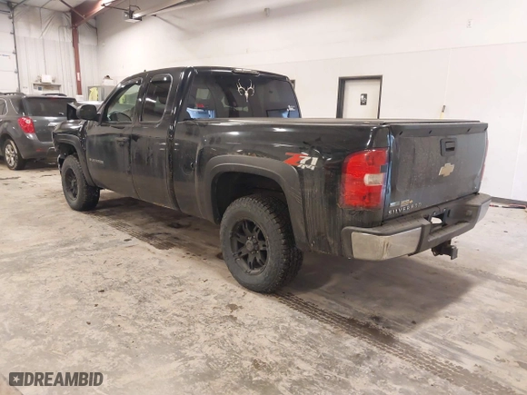 2010 Chevrolet Silverado 1500 LT with VIN 1GCSKSE30AZ132965, listed as a IAAI auction lot 41532816 with 224,632 mi miles. Bid and sale history available at carsss.com. Image 3.