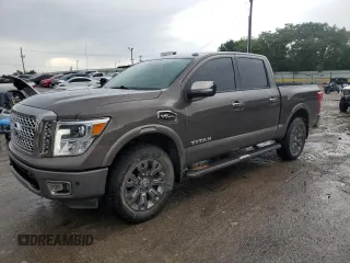 2017 Nissan Titan Platinum Reserve z VIN 1N6AA1E57HN537455, wystawiony jako Copart lot #53808255 z przebiegiem 85 207 mil mil oraz Szkoda całkowita • Salvage title. Historia ofert i sprzedaży dostępna na DreamBid. Obrazek 1.