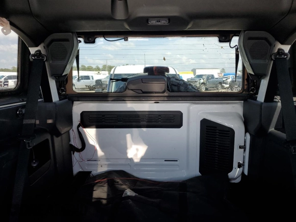 2022 Ford Bronco with VIN 1FMDE5AHXNLB04386, listed as a Copart auction lot 51952215 with 36,839 mi miles and Salvage title. Bid and sale history available at DreamBid. Image 10.