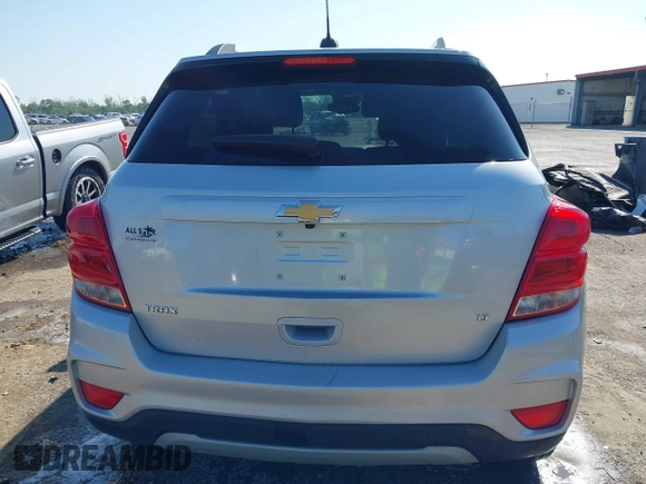 2020 Chevrolet Trax LT with VIN KL7CJLSBXLB039596, listed as a IAAI auction lot 41986195 with 25,538 mi miles and . Bid and sale history available at DreamBid. Image 16.