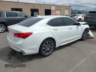2018 Acura TLX w/Technology Pkg with VIN 19UUB3F59JA000947, listed as a IAAI auction lot 41981918 with 61,187 mi miles. Bid and sale history available at carsss.com. Image 4.