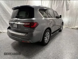 2020 Infiniti QX80 Luxe z VIN JN8AZ2NE3L9254767, wystawiony jako Copart lot #58791065 z przebiegiem 93 300 mil mil oraz Czysty tytuł • Clean title. Historia ofert i sprzedaży dostępna na DreamBid. Obrazek 4.