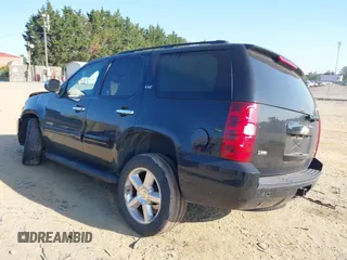 2007 Chevrolet Tahoe LTZ z VIN 1GNFK13037J325405, wystawiony jako IAAI lot #40521222 z przebiegiem 162 182 mil mil oraz . Historia ofert i sprzedaży dostępna na DreamBid. Obrazek 3.