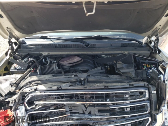 2015 GMC Yukon SLE with VIN 1GKS1AKCXFR684096, listed as a Copart auction lot 58341364 with 0 mi miles and Salvage Title. Bid and sale history available at carsss.com. Image 13.