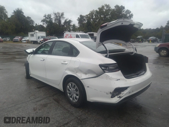 2021 Kia Forte LXS z VIN 3KPF24AD1ME353552, wystawiony jako IAAI lot #34636375 z przebiegiem 15 570 mil mil oraz . Historia ofert i sprzedaży dostępna na DreamBid. Obrazek 3.