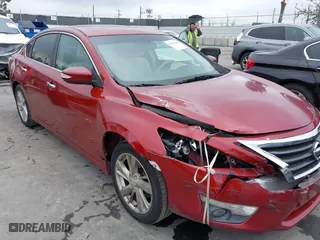 2013 Nissan Altima 2.5 SV with VIN 1N4AL3AP5DN464294, listed as a IAAI auction lot 41916603 with 102,401 mi miles. Bid and sale history available at carsss.com. Image 6.