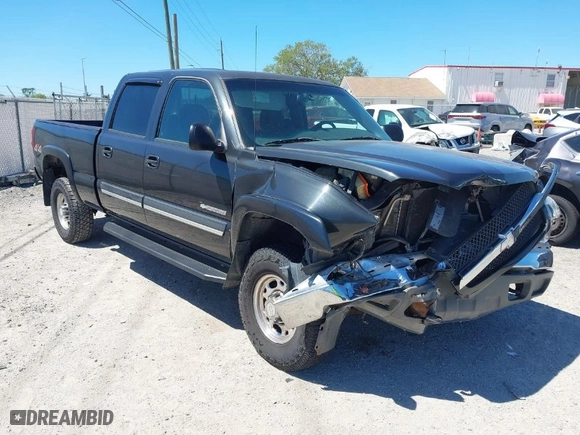2003 Chevrolet Silverado 2500HD LS with VIN 1GCHK23U73F258069, listed as a IAAI auction lot 41822665 with 121,506 mi miles. Bid and sale history available at carsss.com. Image 1.