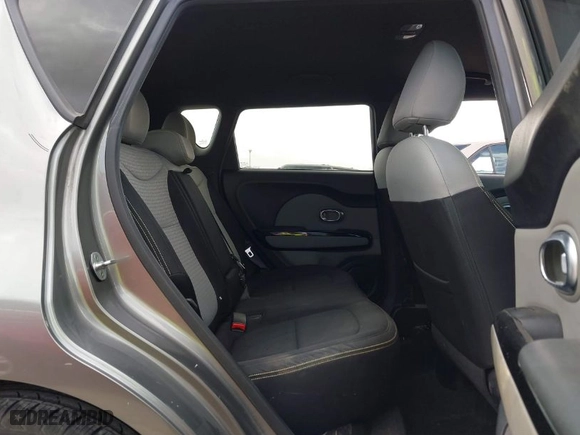 2015 Kia Soul + with VIN KNDJP3A54F7118600, listed as a IAAI auction lot 41825332 with 102,815 mi miles. Bid and sale history available at carsss.com. Image 8.