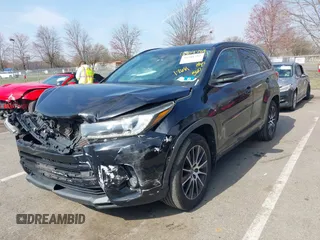 2018 Toyota Highlander SE z VIN 5TDJZRFH9JS551134, wystawiony jako IAAI lot #41904789 z przebiegiem 176 321 mil mil oraz . Historia ofert i sprzedaży dostępna na DreamBid. Obrazek 2.