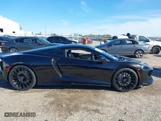 2020 McLaren GT with VIN SBM22GCA1LW000498, listed as a IAAI auction lot 41265247 with 18,465 mi miles. Bid and sale history available at carsss.com. Image 14.