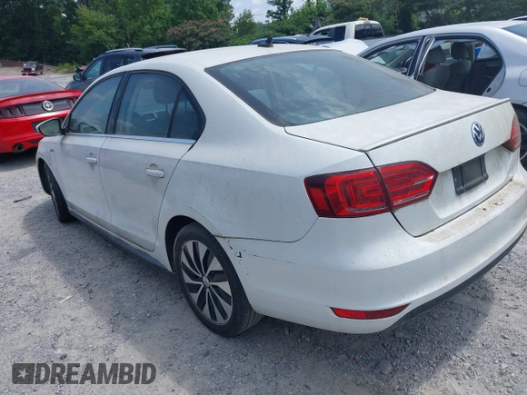 2013 Volkswagen Jetta Hybrid SE with VIN 3VW637AJ1DM249392, listed as a IAAI auction lot 42577266 with 109,026 mi miles and . Bid and sale history available at DreamBid. Image 3.