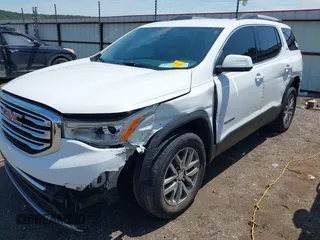 2017 GMC Acadia SLE z VIN 1GKKNLLS5HZ140470, wystawiony jako IAAI lot #42523574 z przebiegiem 168 936 mil mil oraz . Historia ofert i sprzedaży dostępna na DreamBid. Obrazek 6.
