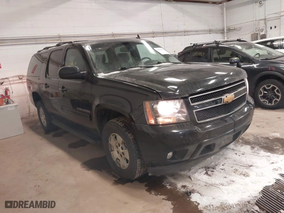 2013 Chevrolet Suburban LT with VIN 1GNSKJE75DR167705, listed as a IAAI auction lot 41521409 with 228,411 mi miles. Bid and sale history available at carsss.com. Image 1.