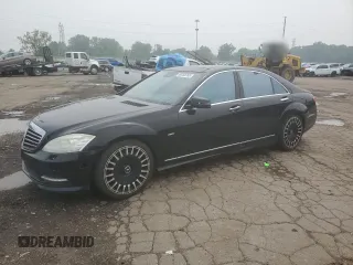 2012 Mercedes-Benz S 550 z VIN WDDNG7DB8CA441644, wystawiony jako Copart lot #60235265 z przebiegiem 139 685 mil mil oraz Czysty tytuł • Clean title. Historia ofert i sprzedaży dostępna na DreamBid. Obrazek 1.