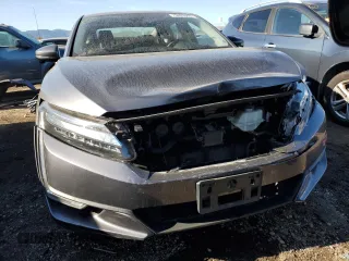 2018 Honda Clarity Touring with VIN JHMZC5F3XJC010482, listed as a Copart auction lot 70893902 with 39,151 mi miles. Bid and sale history available at carsss.com. Image 5.
