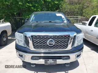 2016 Nissan Titan Platinum Reserve z VIN 1N6BA1F29GN505226, wystawiony jako IAAI lot #42016948 z przebiegiem 176 821 mil mil oraz . Historia ofert i sprzedaży dostępna na DreamBid. Obrazek 12.