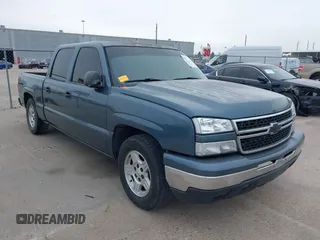 2006 Chevrolet Silverado 1500 LT1 with VIN 2GCEK13Z961322732, listed as a IAAI auction lot 41569252 with 306,896 mi miles. Bid and sale history available at carsss.com. Image 1.